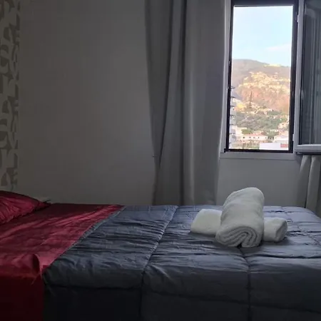 Great 3 Bedroom Retreat * Funchal (Madeira)